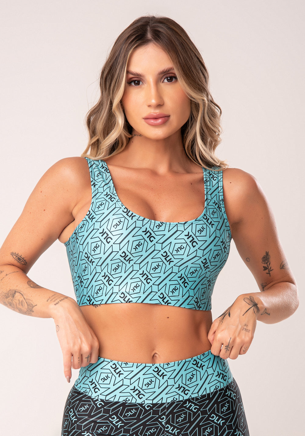 Top Fitness Feminino Verde E Preto Logomania Flow Dlk