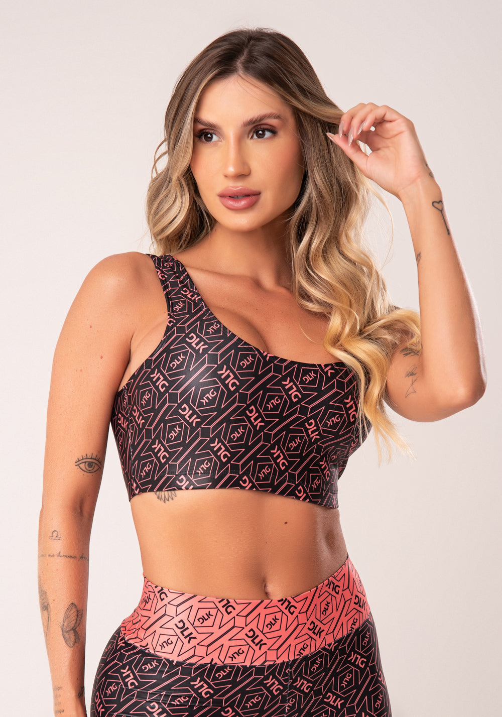 Top Fitness Feminino Preto E Coral Logomania Flow Dlk