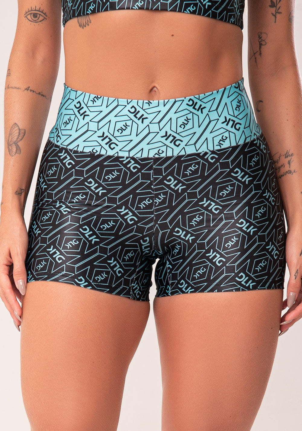 Short Fitness Feminino Verde E Preto Logomania Flow Dlk