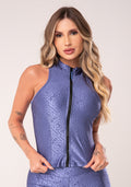 Colete Feminino Azul Logomania Com Recortes E Zíper Flow Dlk
