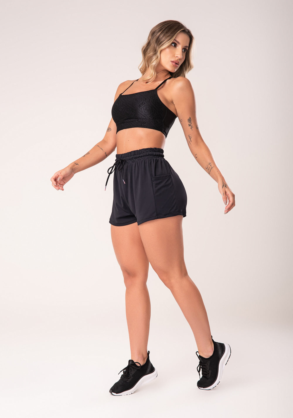 Short Duplo Feminino Preto Soltinho Com Bolso E Cadarço Flow Dlk