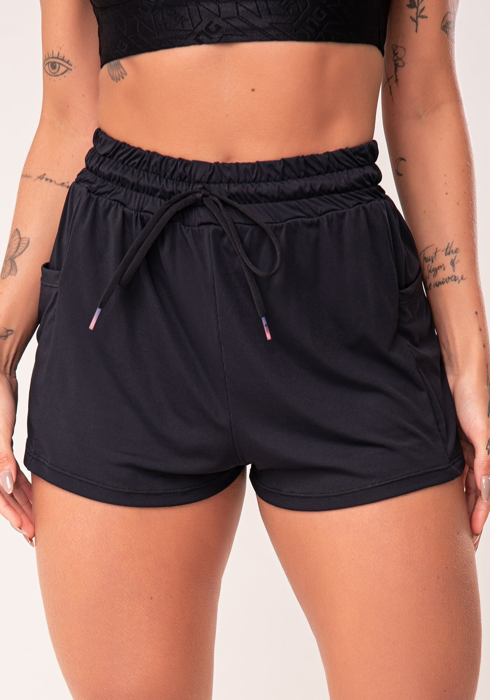Short Duplo Feminino Preto Soltinho Com Bolso E Cadarço Flow Dlk