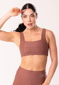 Top Fitness Feminino Marrom Claro Com Decote Reto E Recortes Dlk