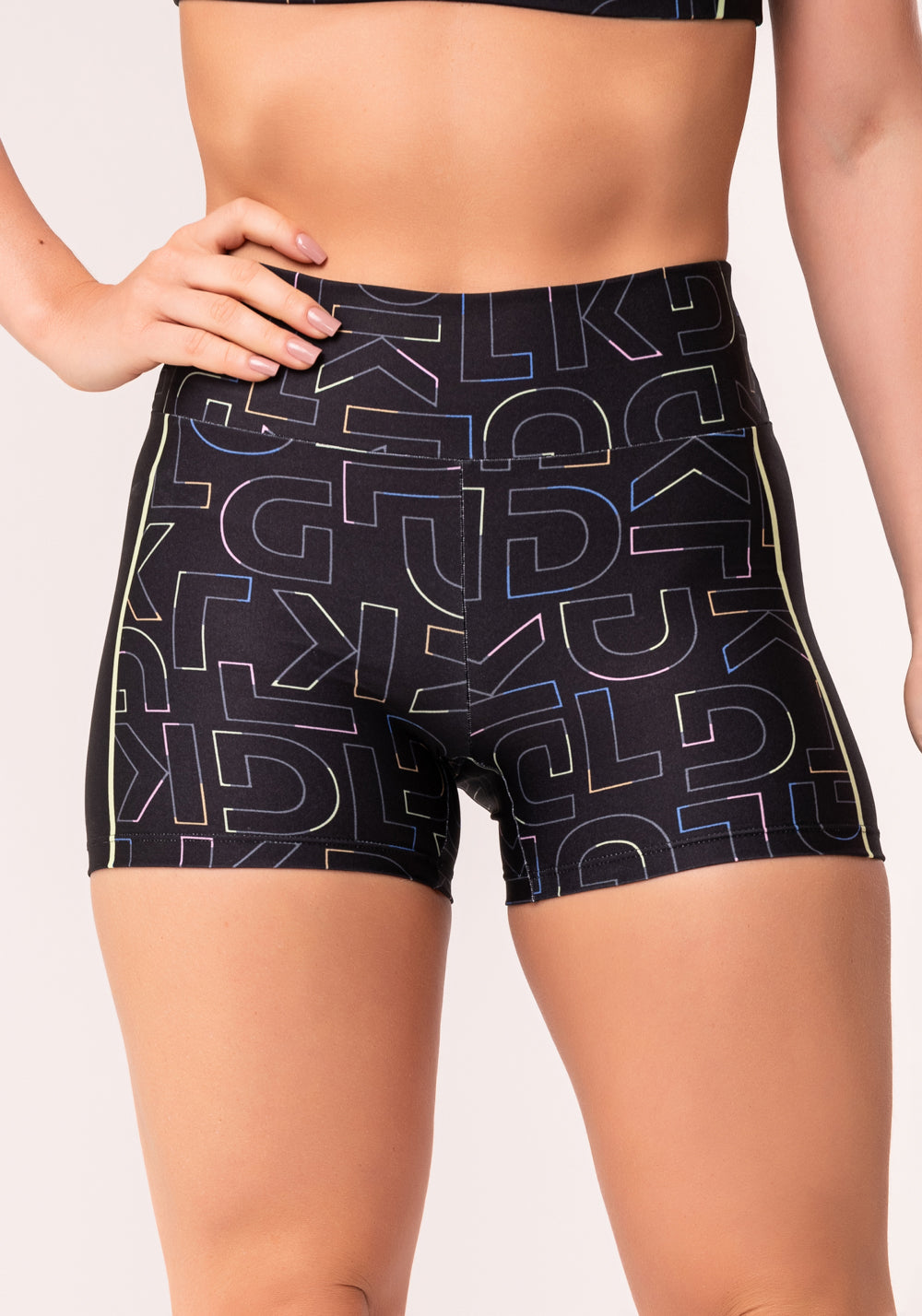 Short Fitness Feminino Estampado Logomania Colorido Printed Dlk