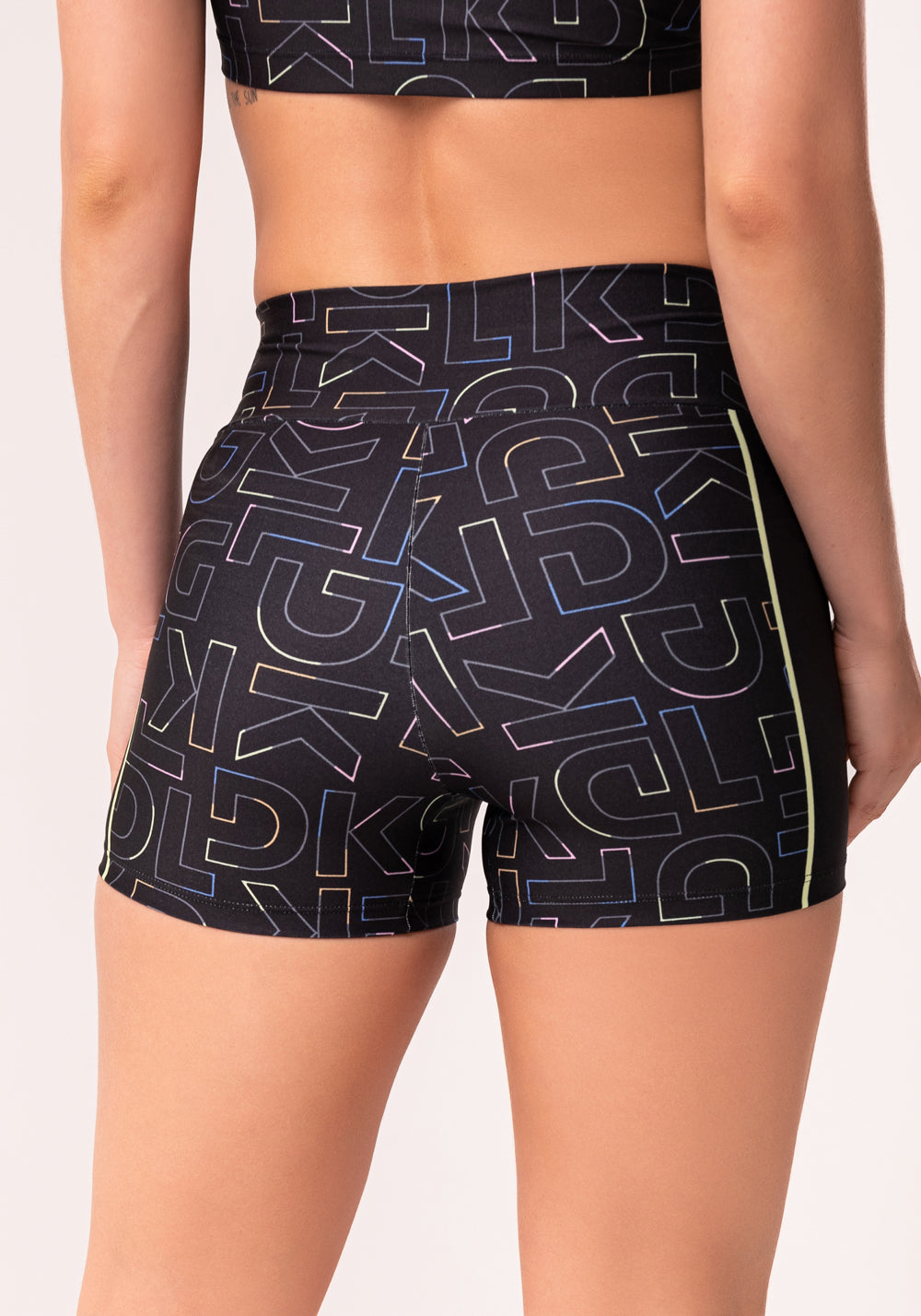 Short Fitness Feminino Estampado Logomania Colorido Printed Dlk