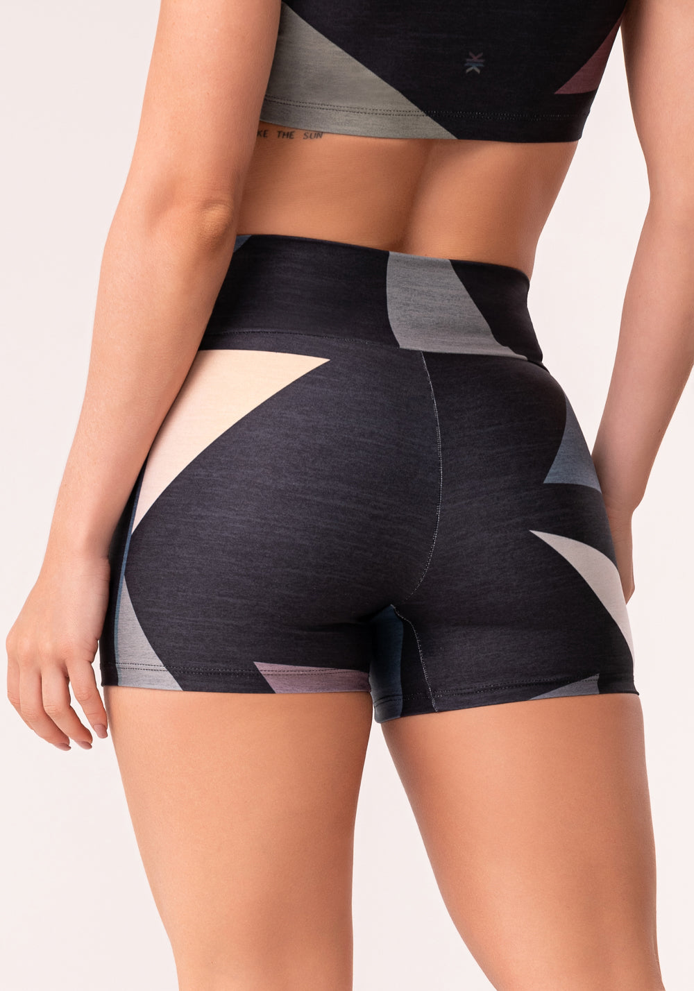 Short Fitness Feminino Estampado Geométrico Degradê Printed Dlk