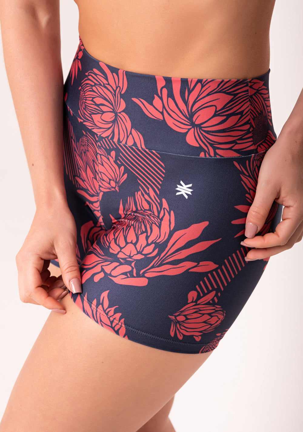 Short Fitness Feminino Estampado Floral Monocromático Printed Dlk