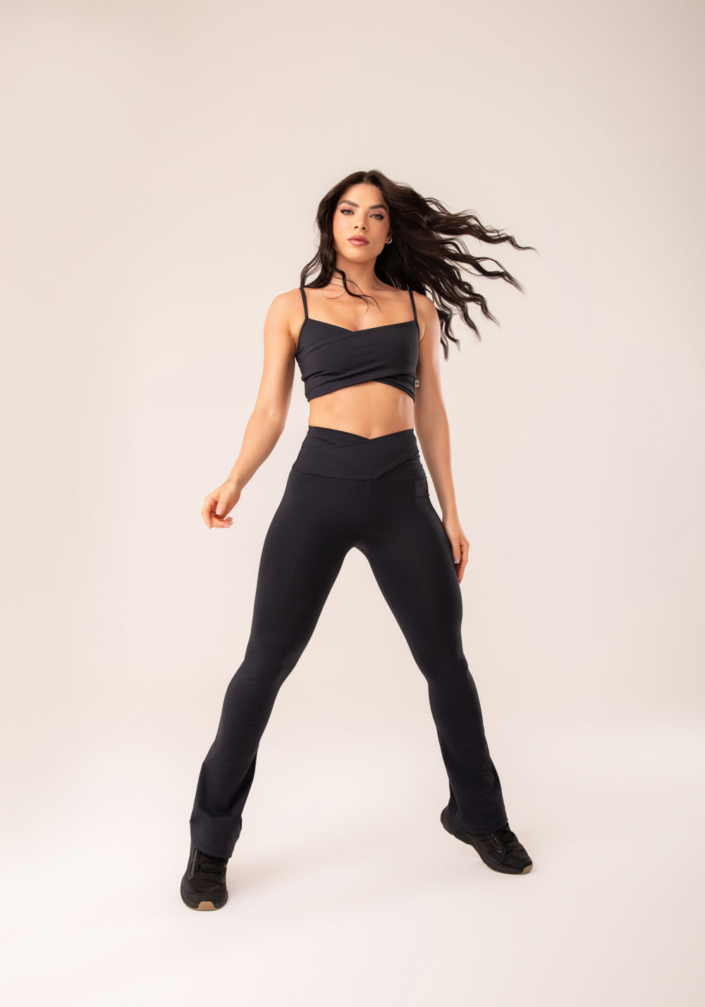 Calça Flare Preto Cós Transpassado Harmony Dlk