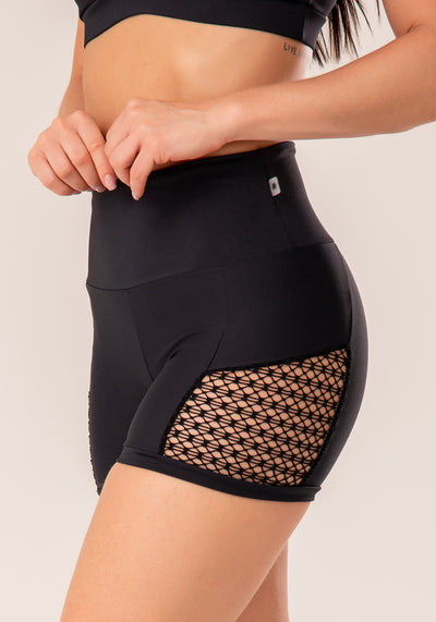 Short Fitness Feminino Preto Com Recortes Em Tela Harmony Dlk