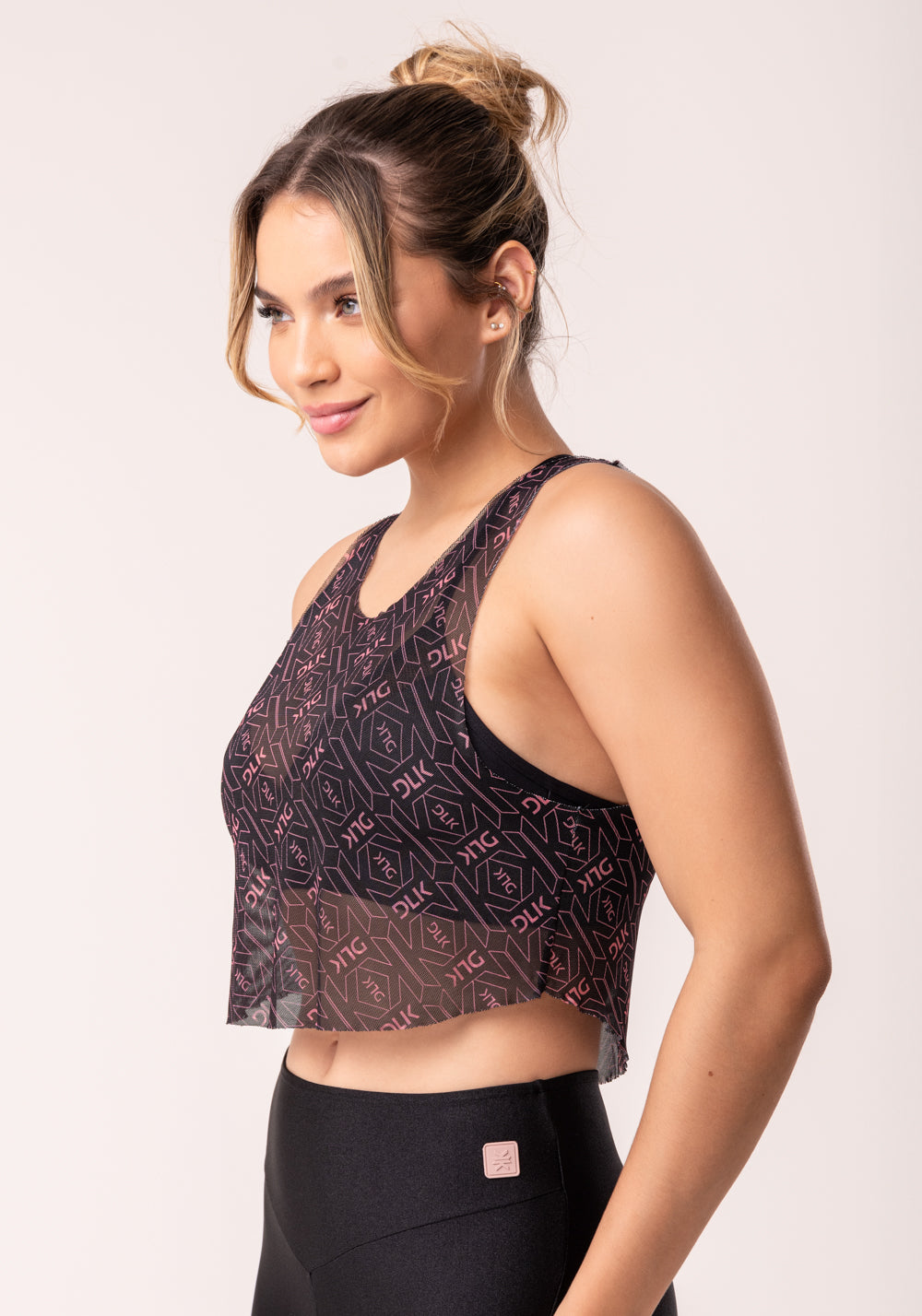 Cropped De Tule Feminino Preto E Coral Logomania Flow Dlk