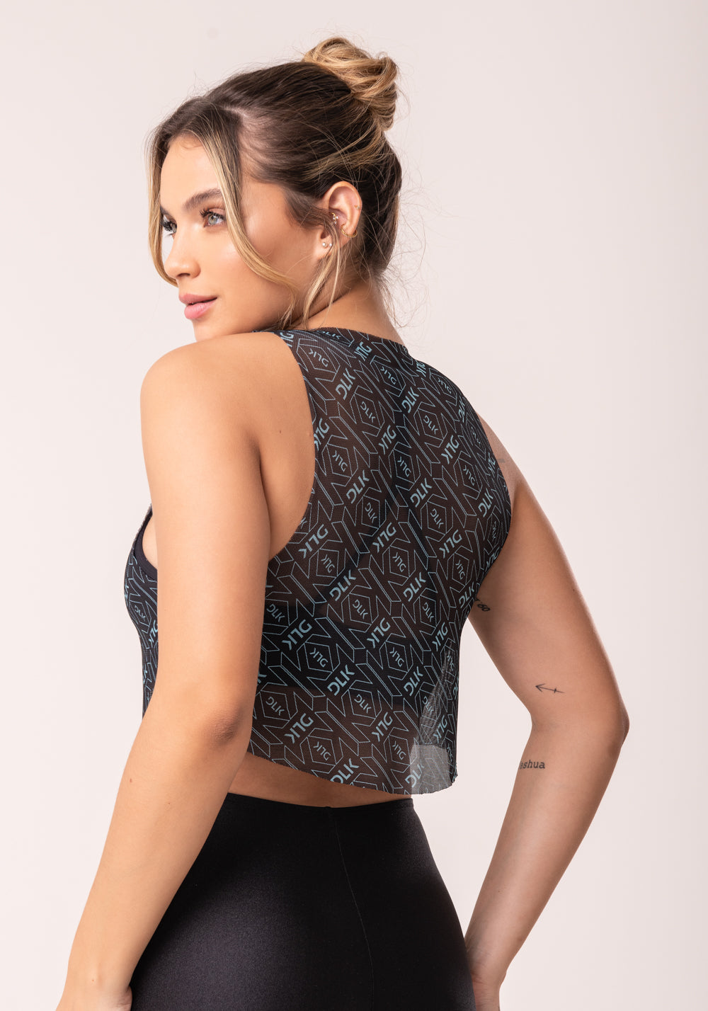 Cropped De Tule Feminino Preto E Verde Logomania Flow Dlk