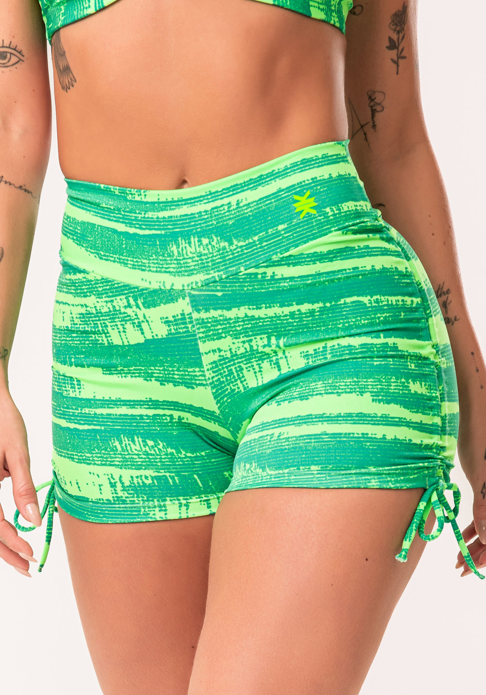 Short Fitness Feminino Verde Com Franzido Estampado Disruption Euphoria Dlk
