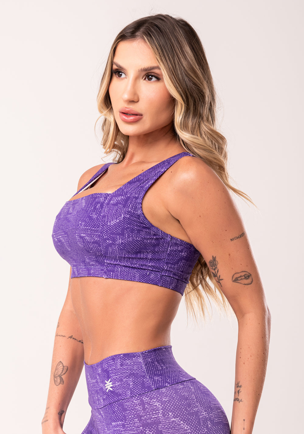 Top Fitness Feminino Lilás Decote Reto Estampado Camouflage Euphoria Dlk