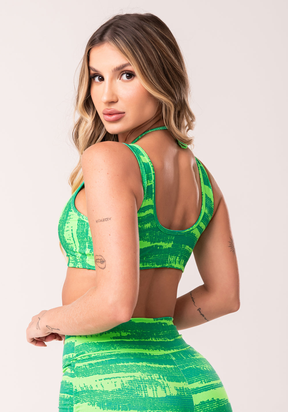 Top Fitness Feminino Verde Com Franzido Estampado Disruption Euphoria Dlk
