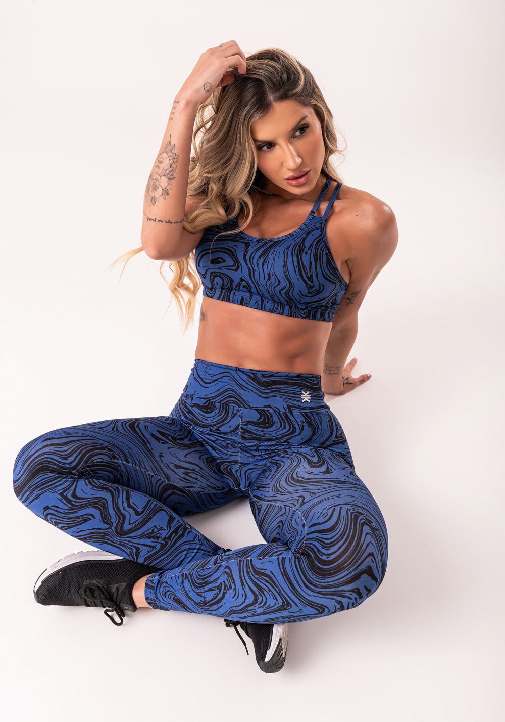 Top Fitness Feminino Azul Com Alça Dupla Estampado Abstract Duo Euphoria Dlk