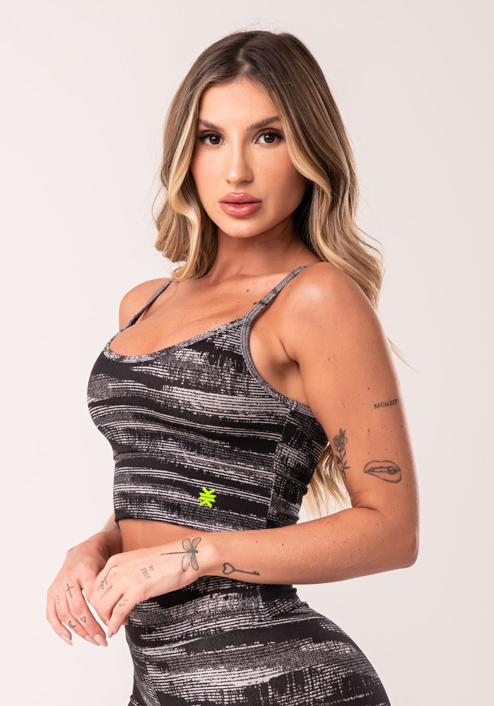 Top Fitness Feminino Cinza Com Bojo Estampado Disruption Euphoria Dlk