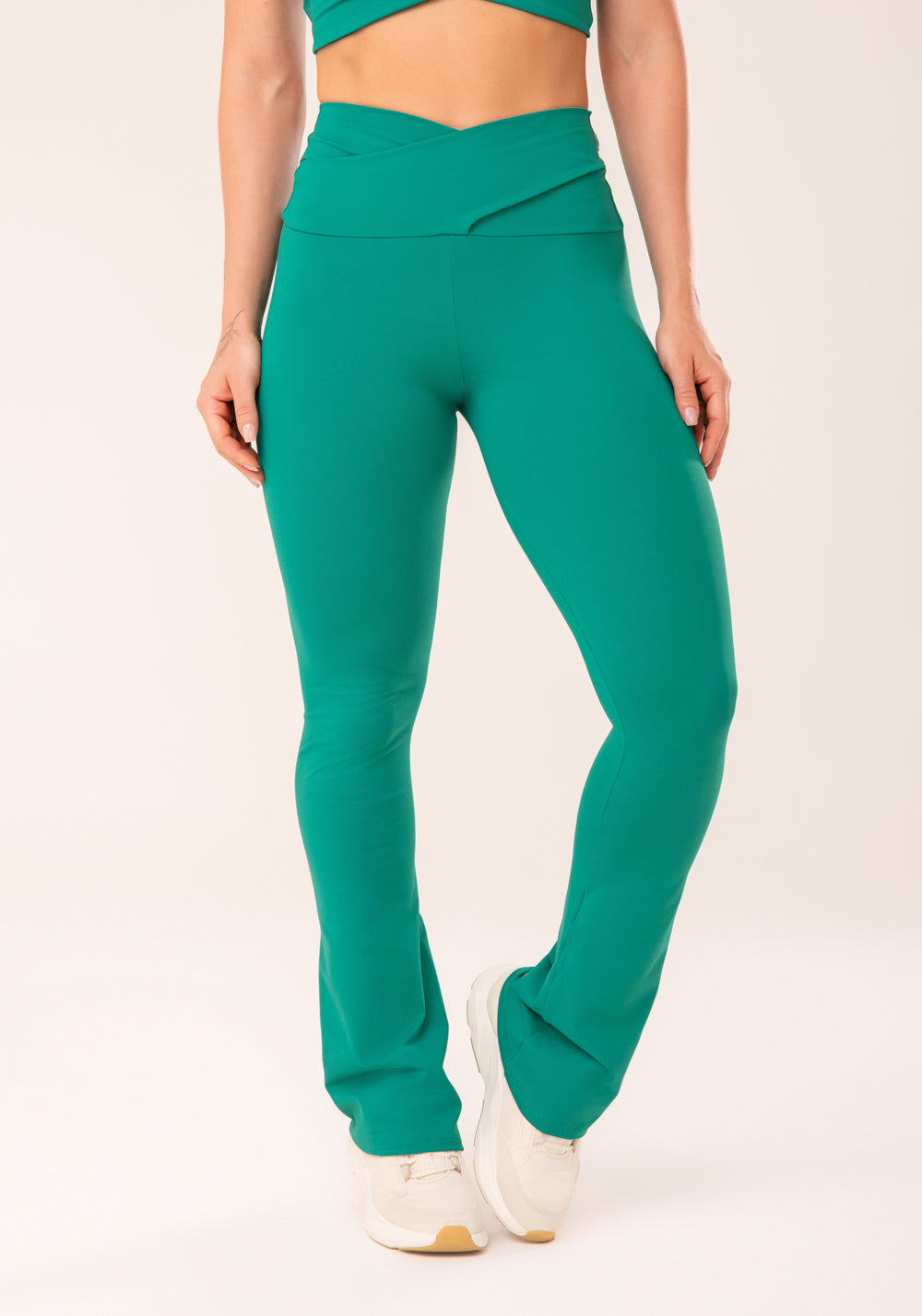 Calça Flare Verde Cós Transpassado Harmony Dlk
