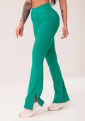 Calça Flare Feminina Verde Com Fenda Harmony Dlk