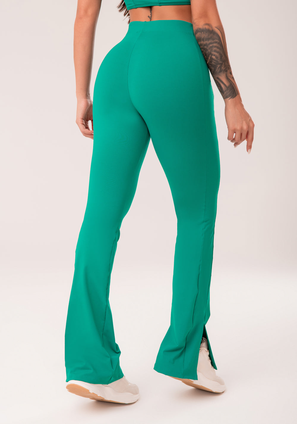 Calça Flare Feminina Verde Com Fenda Harmony Dlk