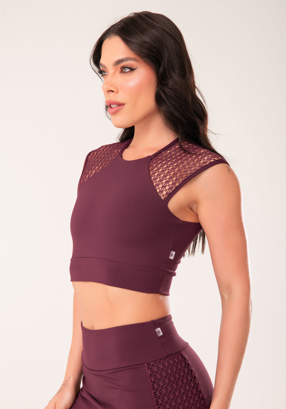 Cropped Feminino Vinho Manga Curta De Tela Harmony Dlk