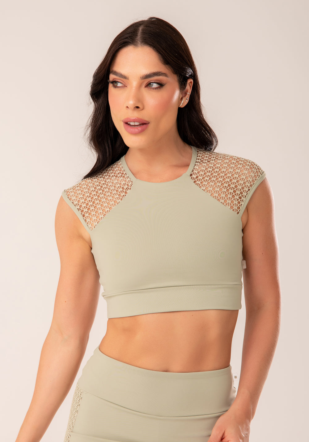 Cropped Feminino Oliva Manga Curta De Tela Harmony Dlk