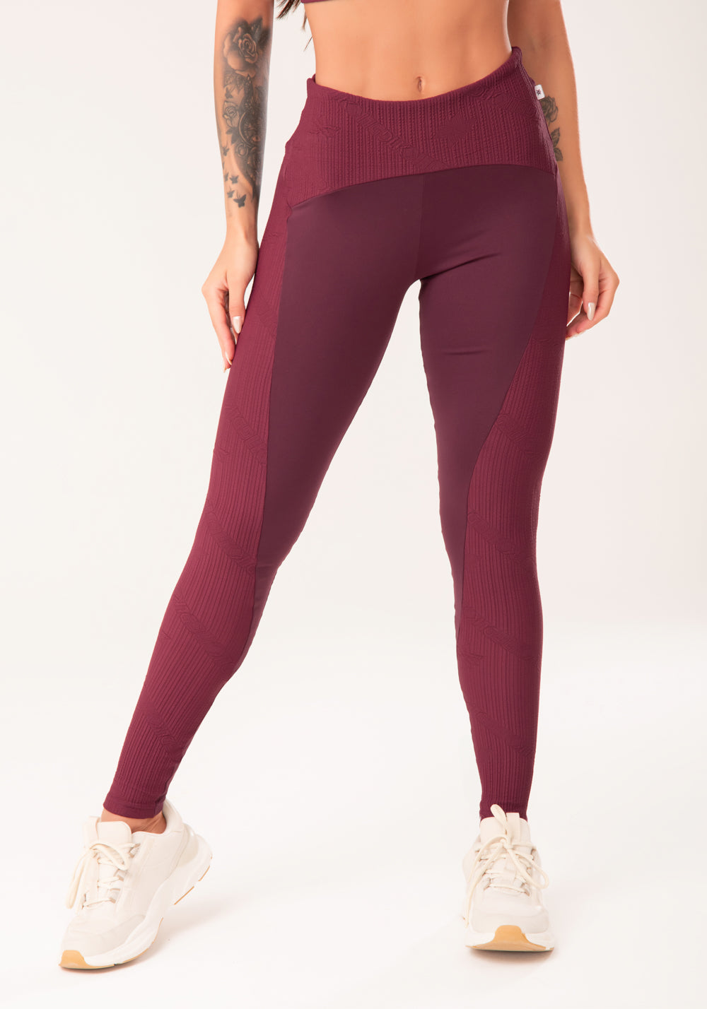 Legging Fitness Feminina Vinho Com Recortes Harmony Dlk