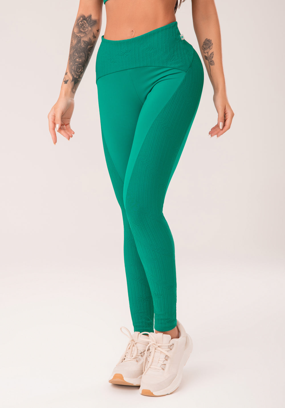 Legging Fitness Feminina Verde Com Recortes Harmony Dlk