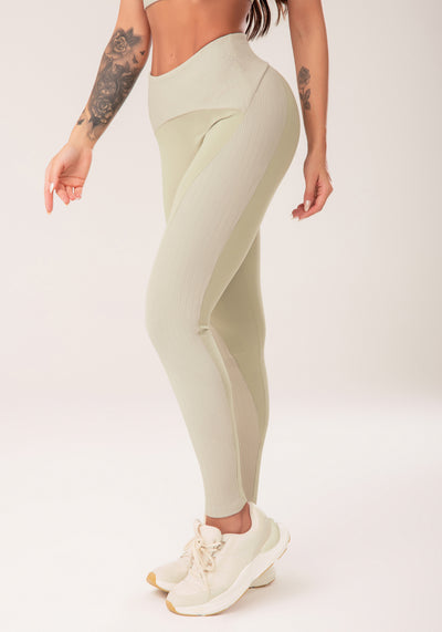 Legging Fitness Feminina Oliva Com Recortes Harmony Dlk