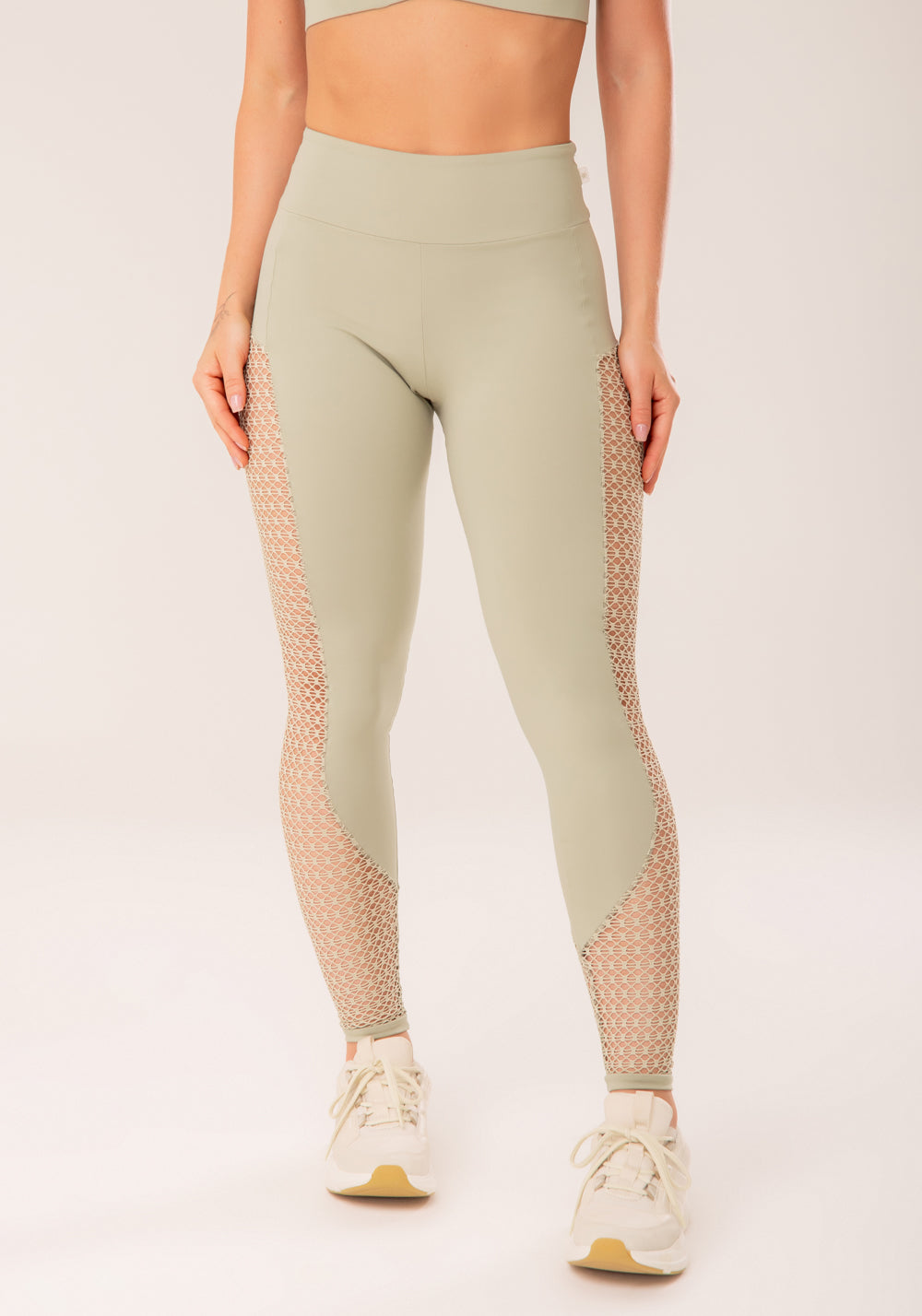 Legging Fitness Feminina Oliva Com Recortes Em Tela Harmony Dlk