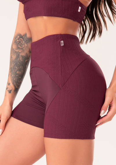 Short Fitness Feminino Vinho Com Recortes Texturizados Harmony Dlk