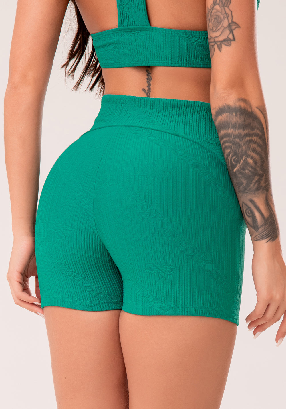 Short Fitness Feminino Verde Com Recortes Texturizados Harmony Dlk