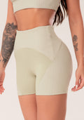 Short Fitness Feminino Oliva Com Recortes Texturizados Harmony Dlk