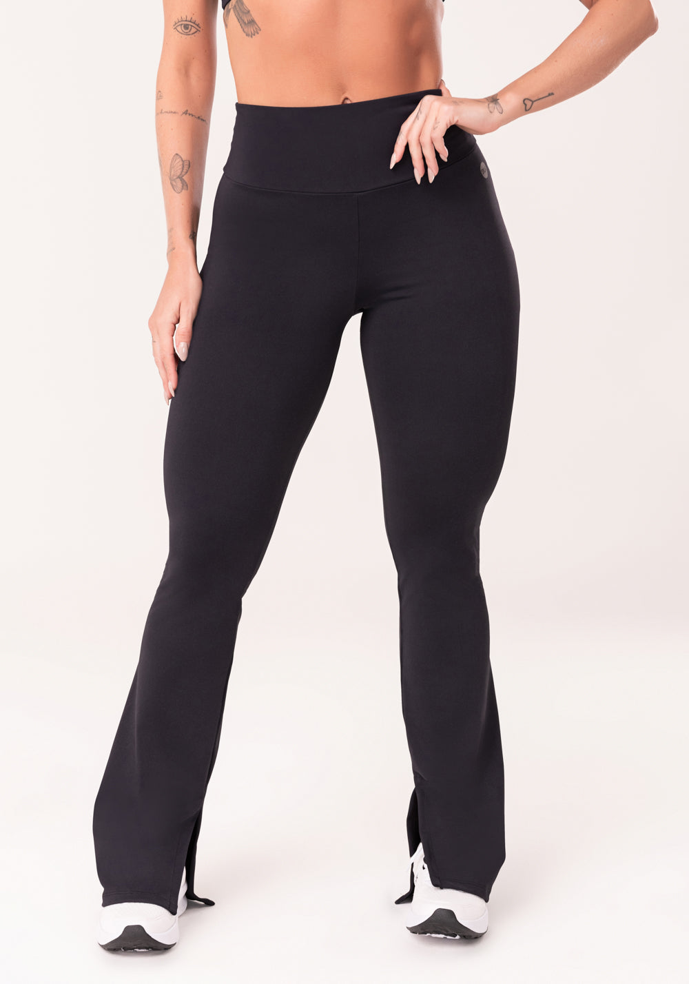 Calça Flare Feminina Preto Com Fenda Oasis Dlk