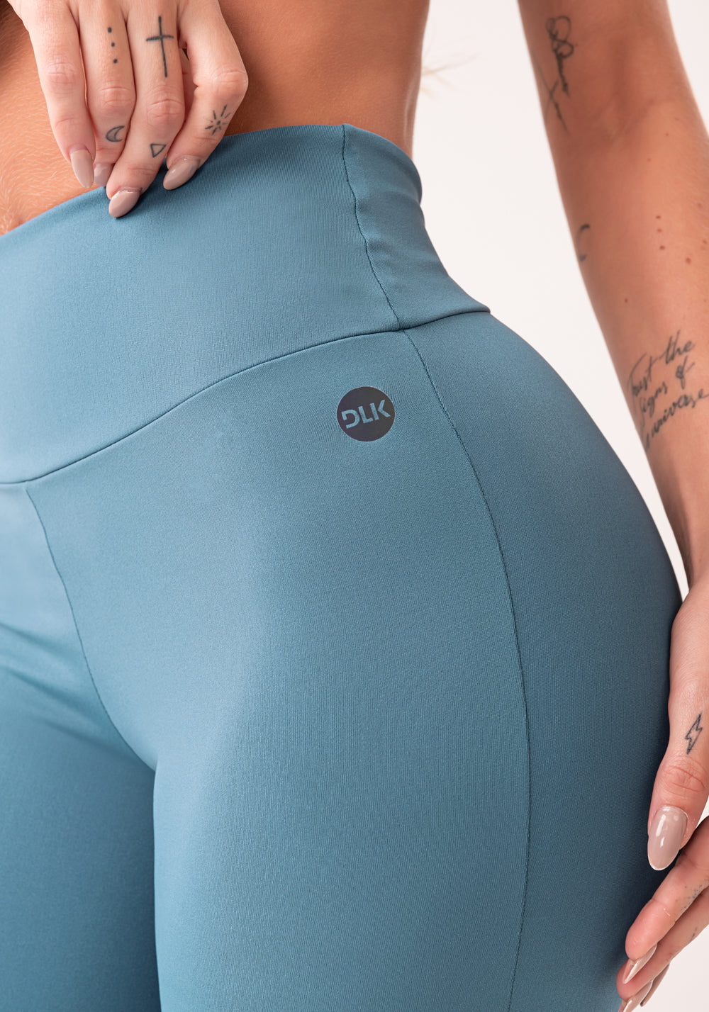 Calça Flare Feminina Azul Com Fenda Oasis Dlk