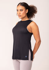 Camiseta Fitness Feminina Preto Com Fenda Lateral Oasis Dlk