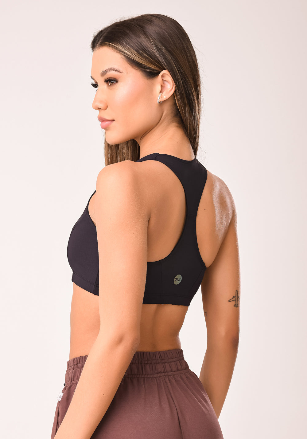 Top Fitness Feminino Nadador Preto Com Recortes Oasis Dlk