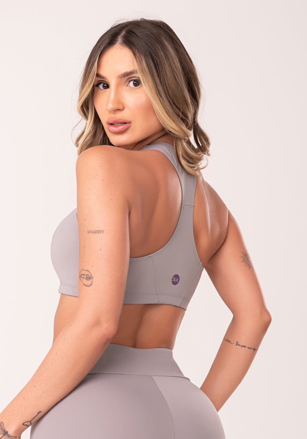 Top Fitness Feminino Nadador Cinza Com Recortes Oasis Dlk