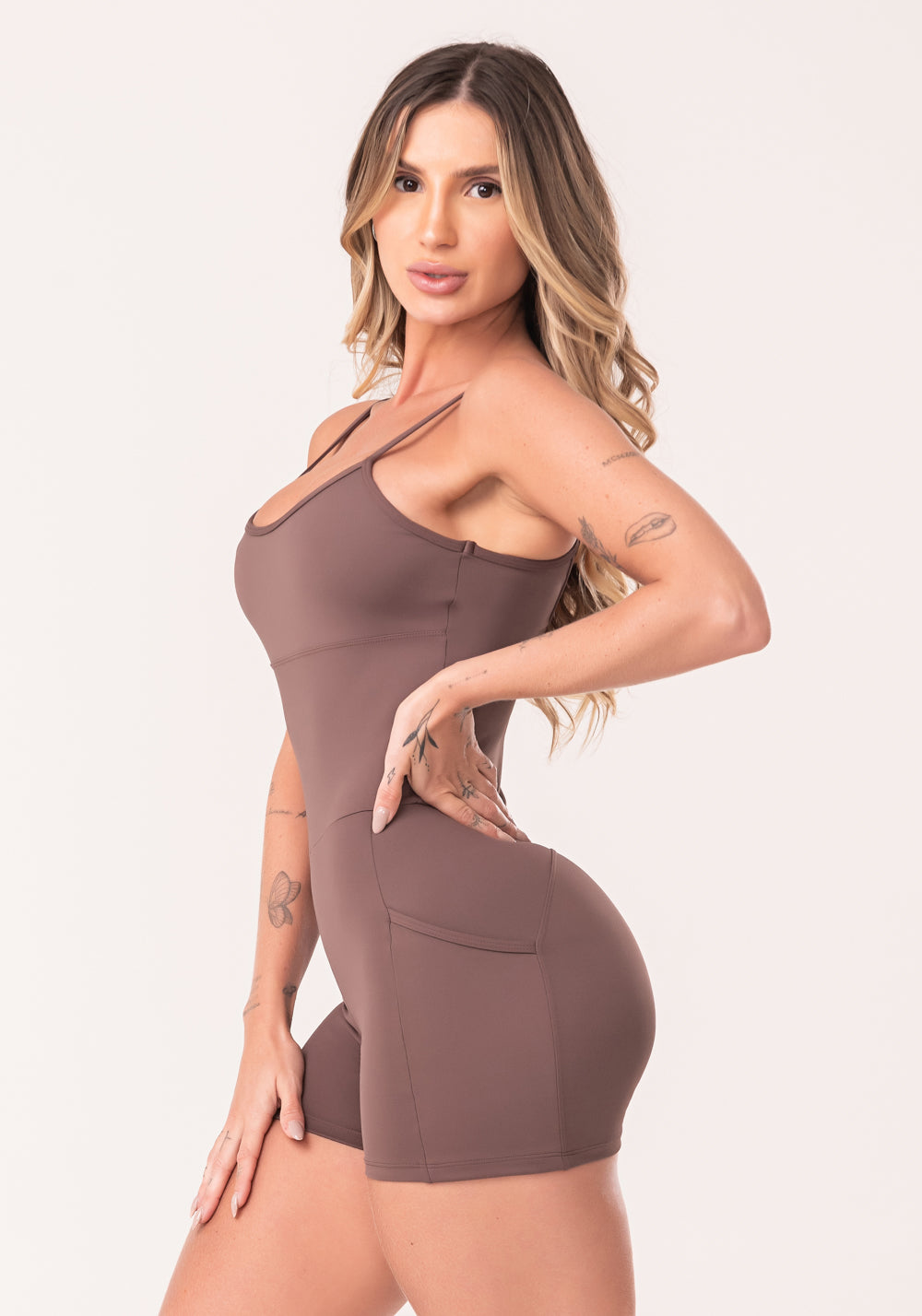 Macaquinho Fitness Feminino Marrom Com Bolsos Oasis Dlk