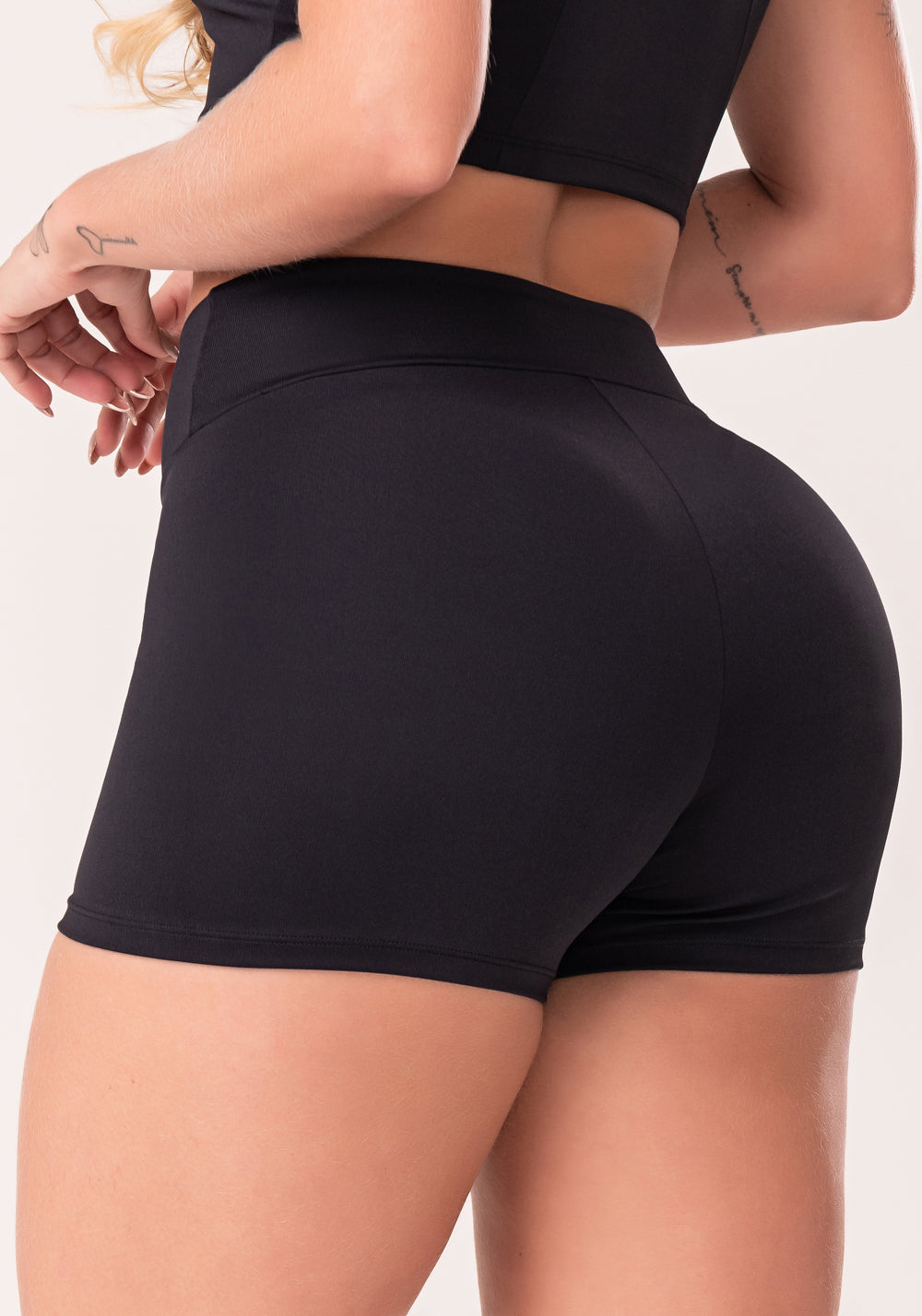 Short Fitness Feminino Preto Com Cós Largo Oasis Dlk