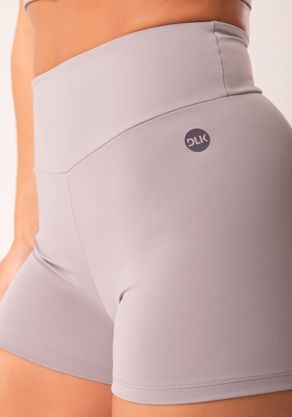 Short Fitness Feminino Cinza Com Cós Largo Oasis Dlk