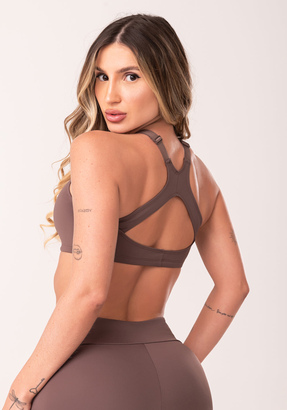 Top Fitness Feminino Marrom Com Bojo E Alças Reguláveis Oasis Dlk
