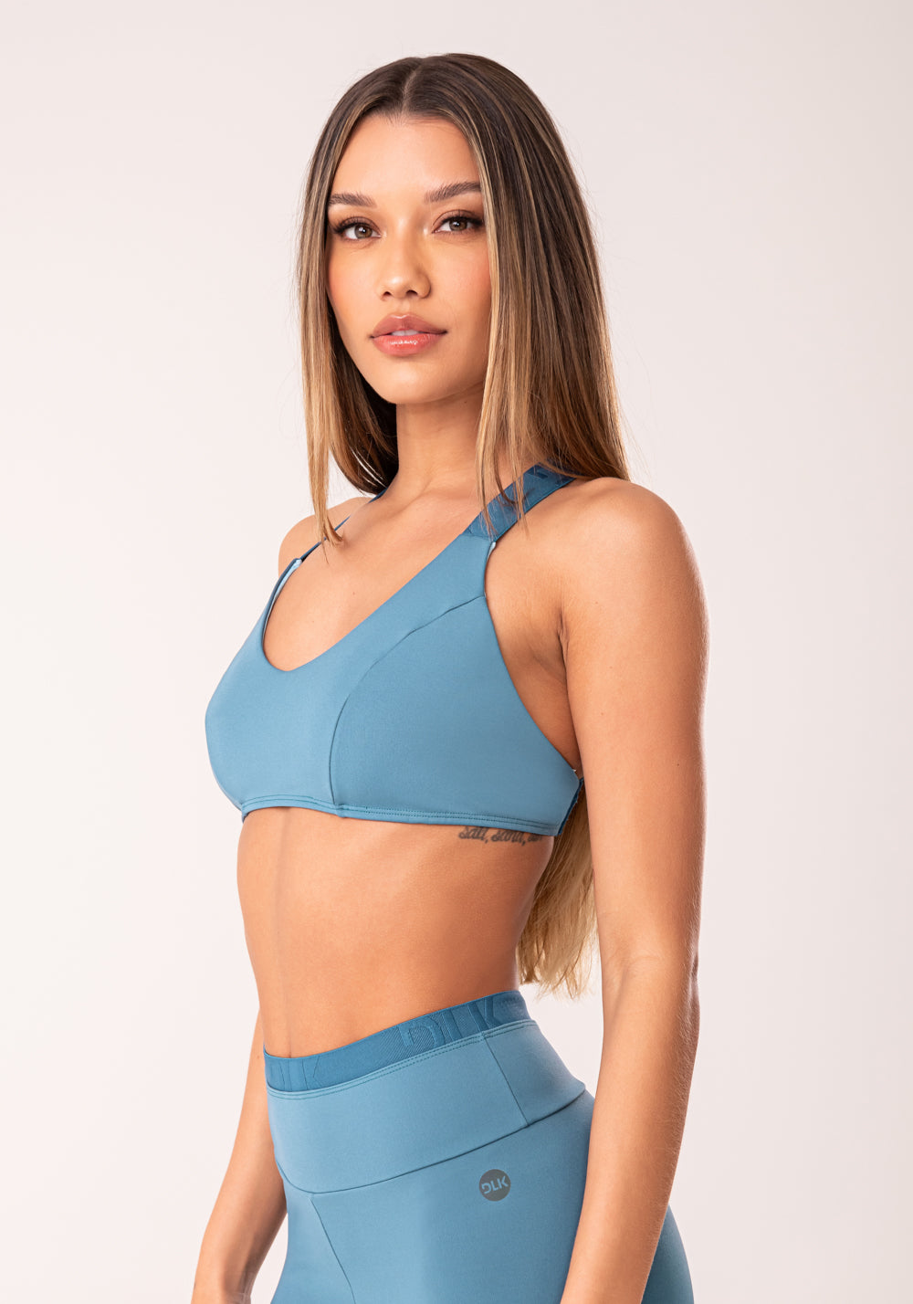 Top Fitness Feminino Azul Com Elástico Cruzado Oasis Dlk