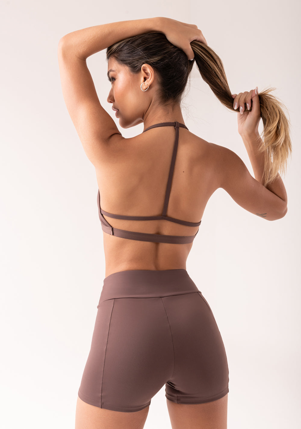 Top Fitness Feminino Marrom Com Bojo E Alças Finas Oasis Dlk