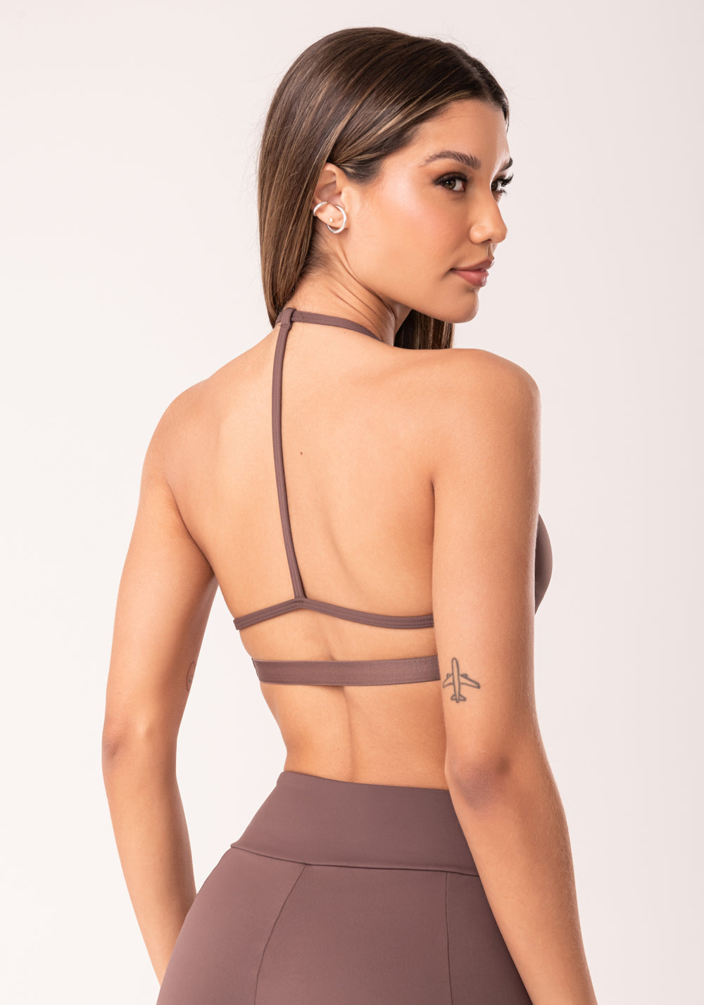 Top Fitness Feminino Marrom Com Bojo E Alças Finas Oasis Dlk