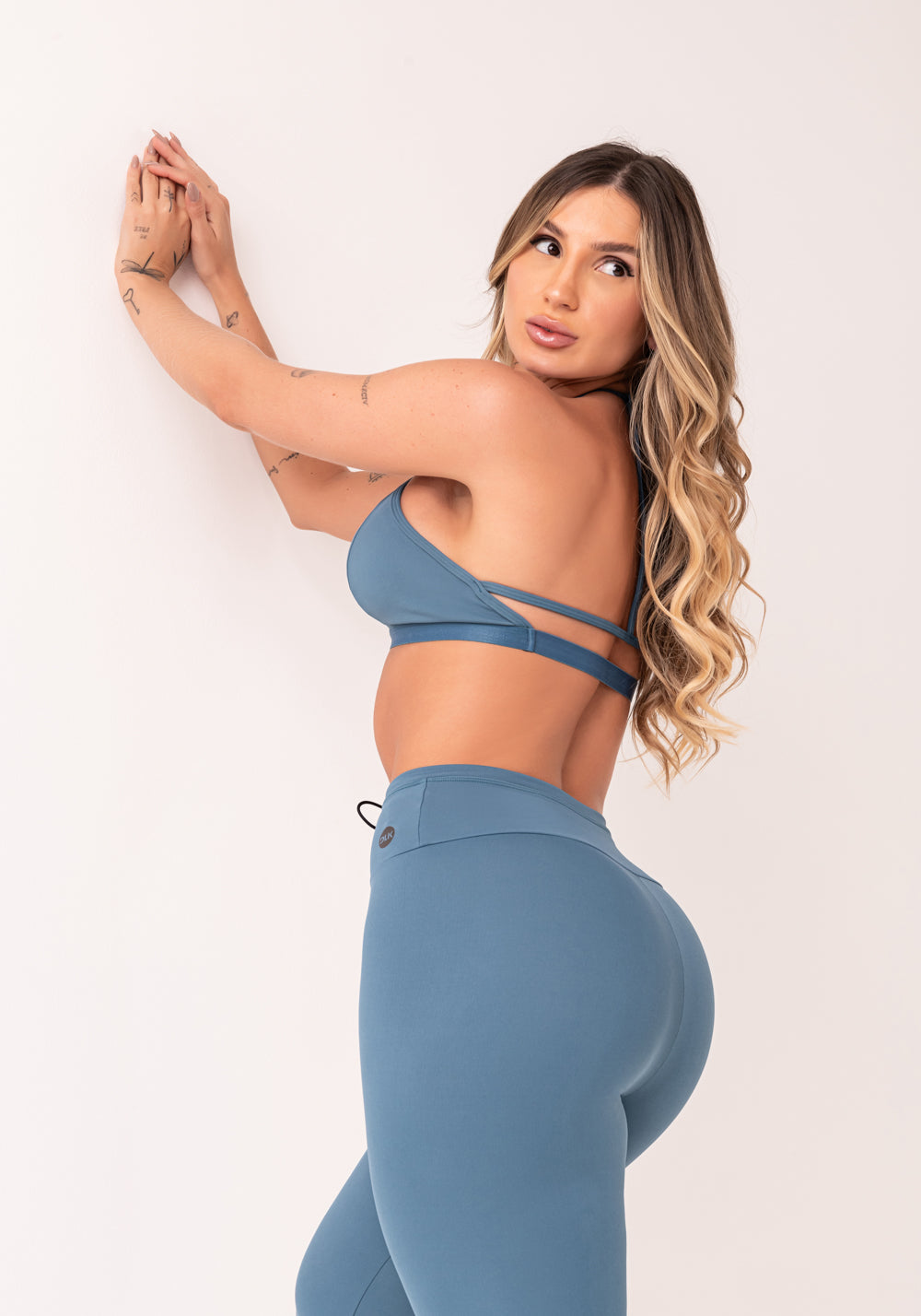Top Fitness Feminino Azul Com Bojo E Alças Finas Oasis Dlk