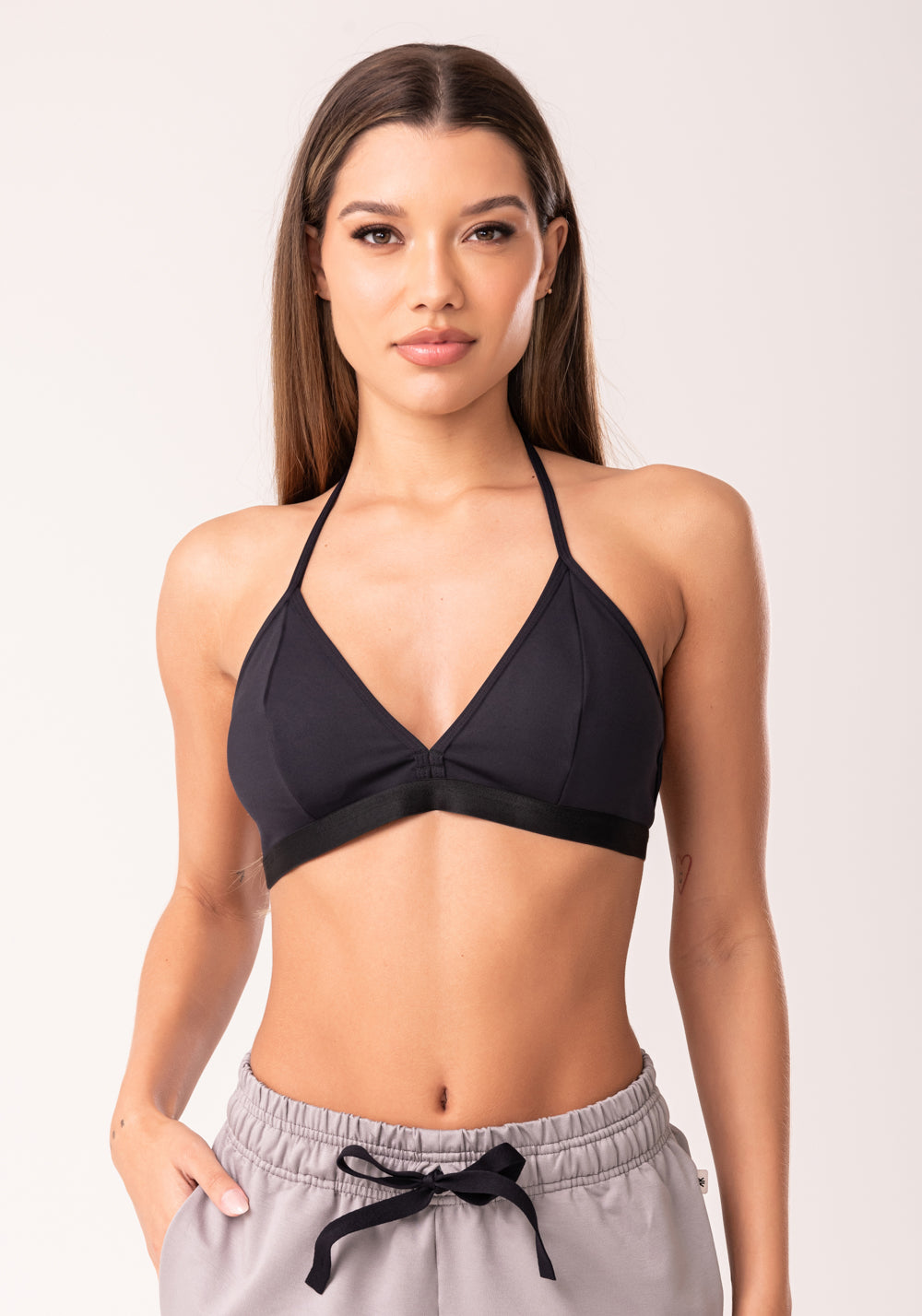 Top Fitness Feminino Preto Com Bojo E Alças Finas Oasis Dlk