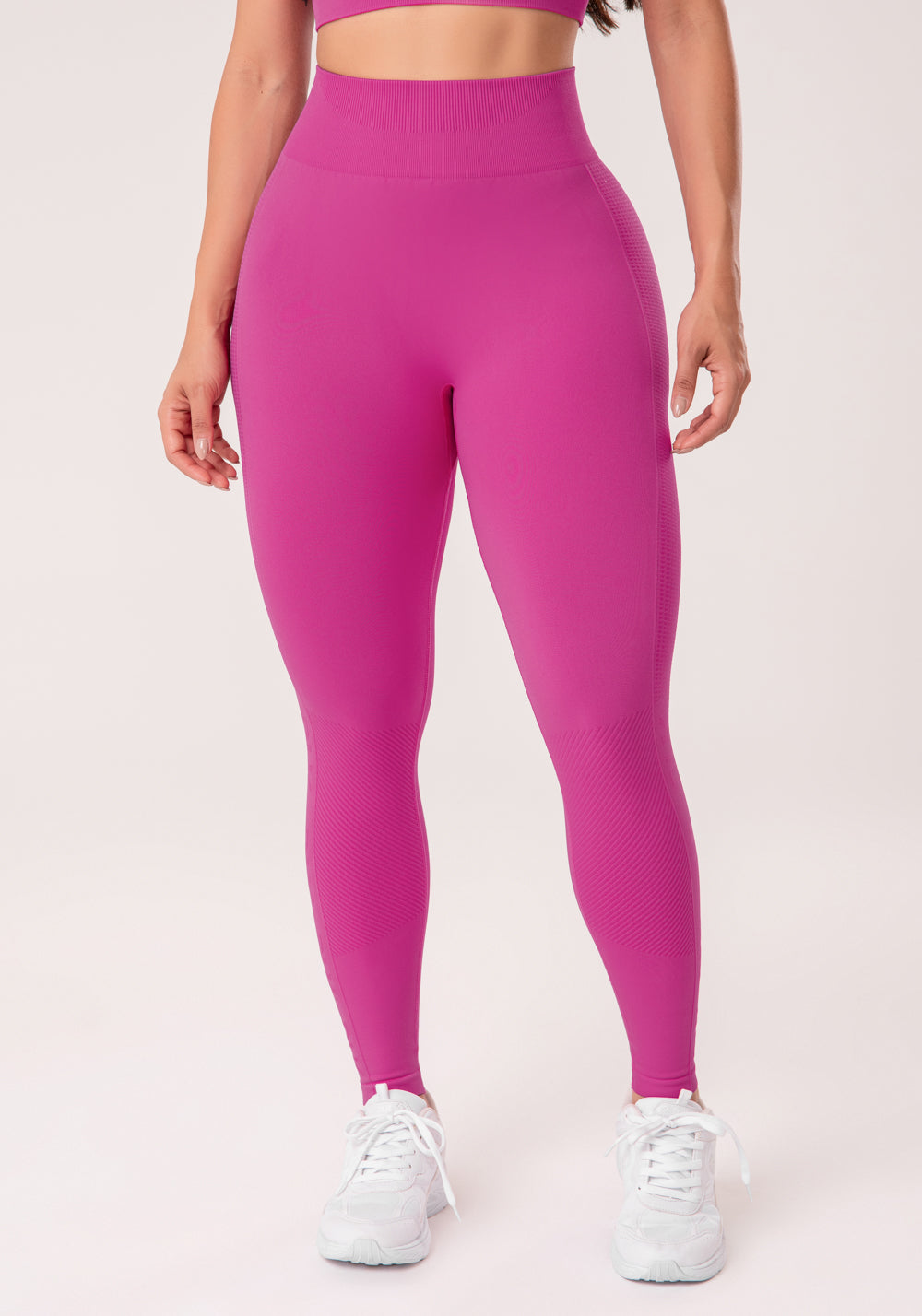 Legging Fitness Feminina Fúcsia Com Detalhe Logomania E Modela Bumbum Seamless+ Dlk