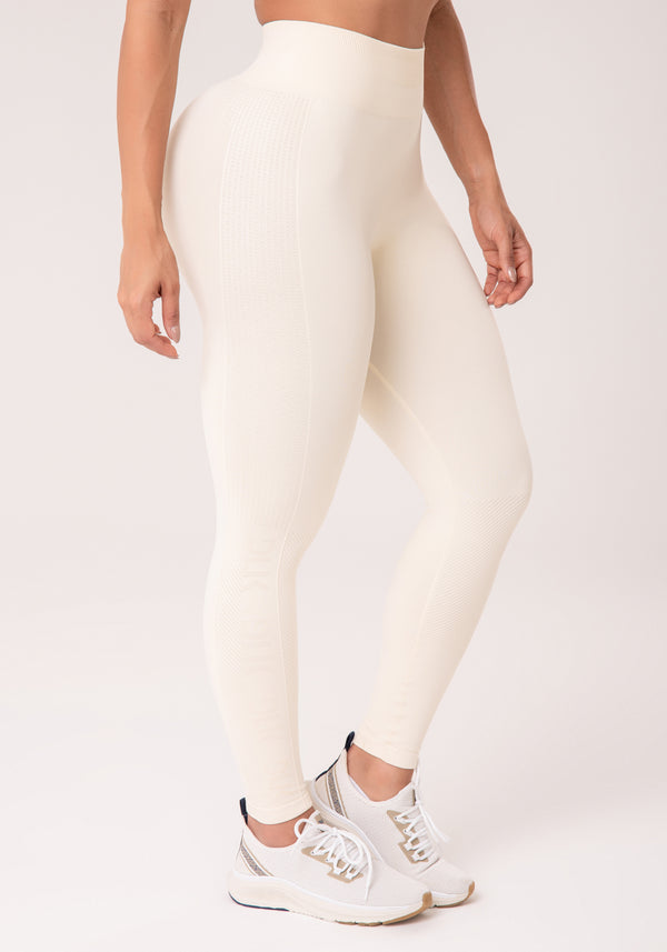 Legging Fitness Feminina Creme Com Detalhe Logomania E Modela Bumbum Seamless+ Dlk