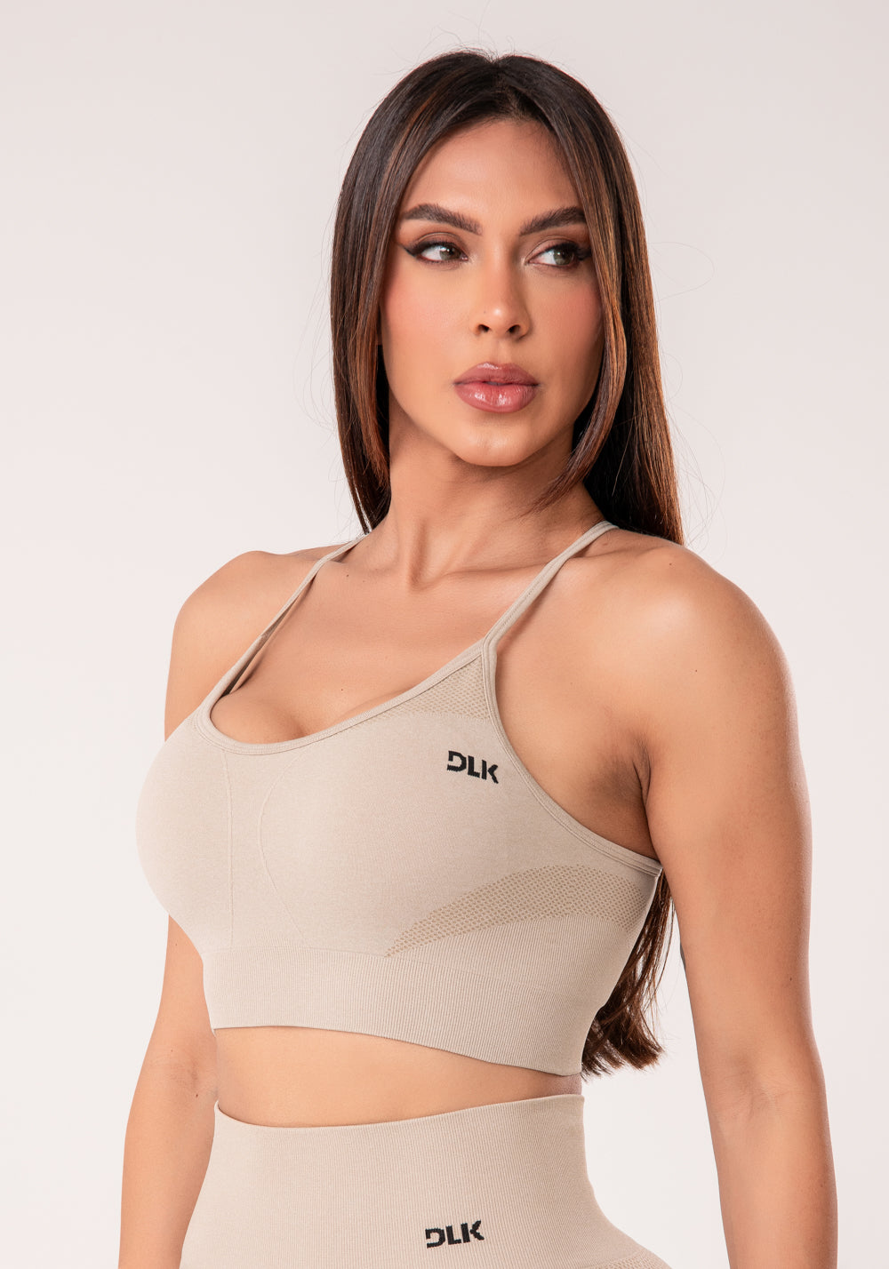 Top Fitness Feminino Areia Com Bojo E Alças Cruzadas Reguláveis Seamless+ Dlk
