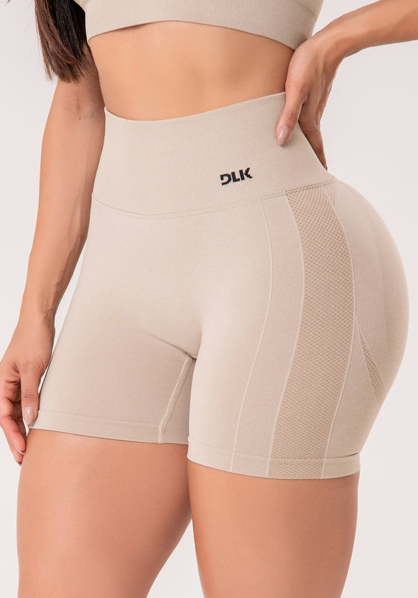 Short Fitness Feminino Areia Com Detalhe Texturizado E Modela Bumbum Seamless+ Dlk
